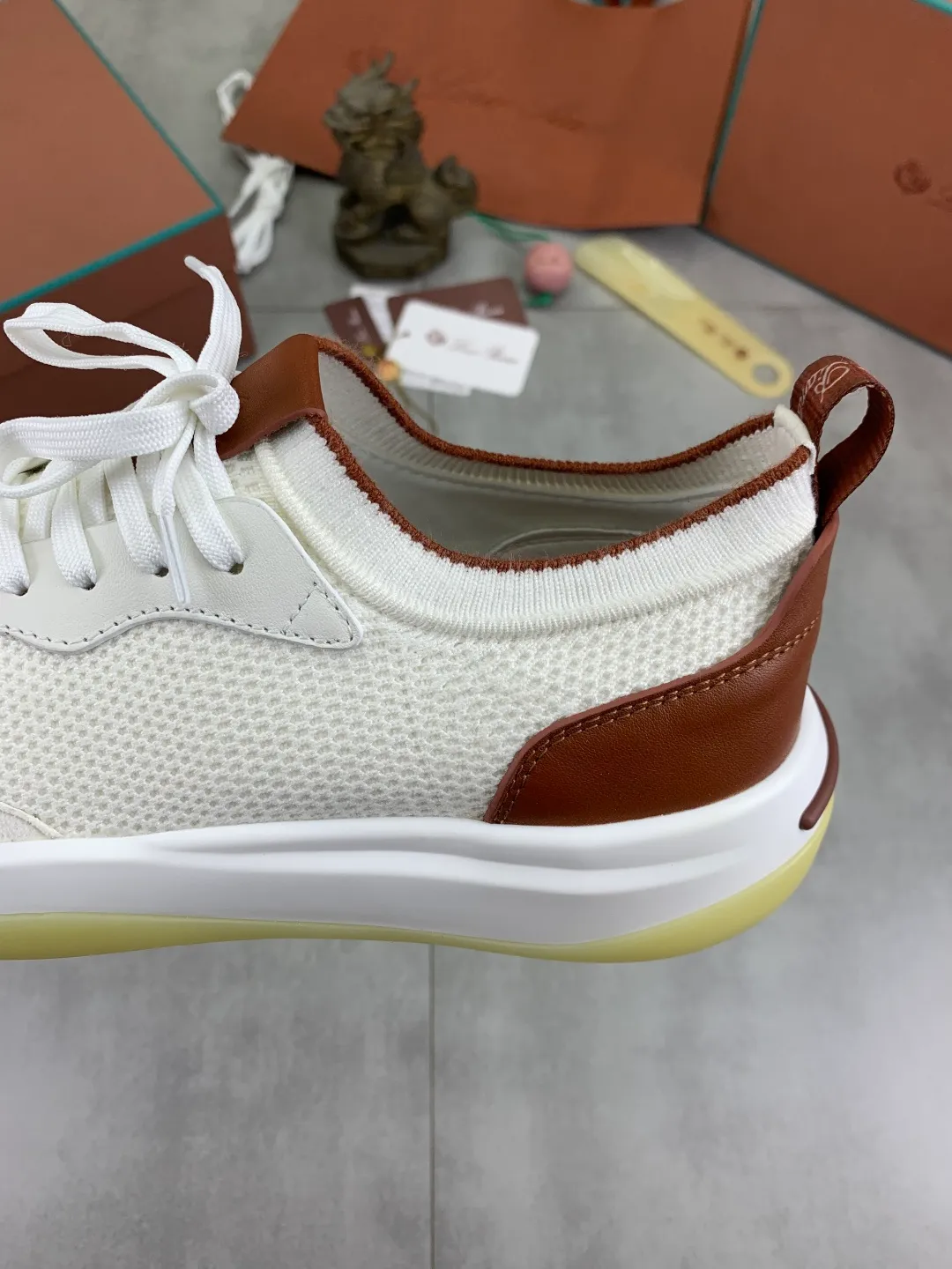 Men's Men's Shoes 💰P620 New 💰High Quality Latest Casual Shoes Loro Piana 💯Top Authentic Grade💯Buy the original 1:1 copy💯 Founded the existing Loro Piana company on April 24, 1924. It is now the sixth generation of family business, providing top quality products to customers who are discerning about taste and quality. Imported original fly woven fabric with cowhide fabric, plain calfskin lining, hand-stitched thread with cowhide feet, original packaging, code number: 38-44 (customized for 45 and 46), seven colors available